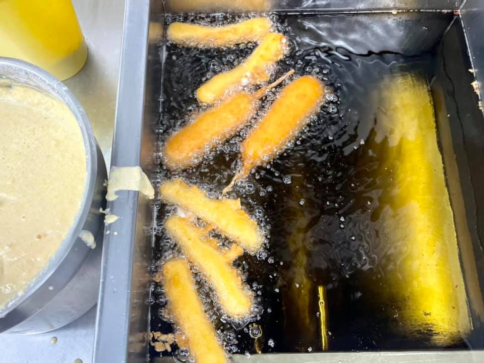 Original Hot Wisconsin Cheese Frying the food